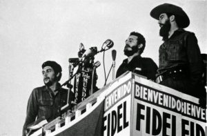 Fidel Castro da discurso en La Habana, a su llegada el 8 de enero de 1959. 