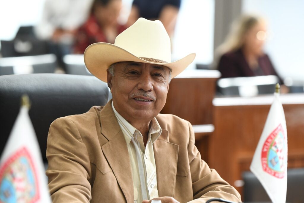 El Congreso de Chihuahua aprueba iniciativa de Arturo Zubía: ayuntamientos obligados a transmitir sesiones de Cabildo en vivo. Conoce los detalles de esta ley.