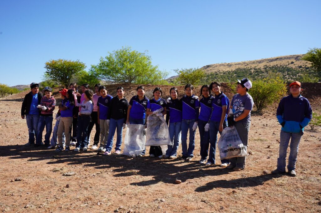 Habitantes de El Charco y el Gobierno Municipal retiran 10 toneladas de basura. Conoce la labor de los niños del CREI.